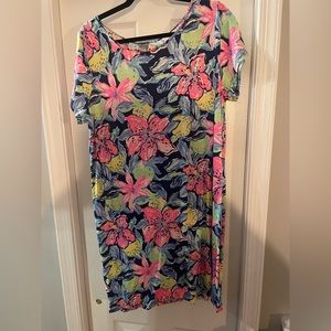 Short sleeve dress